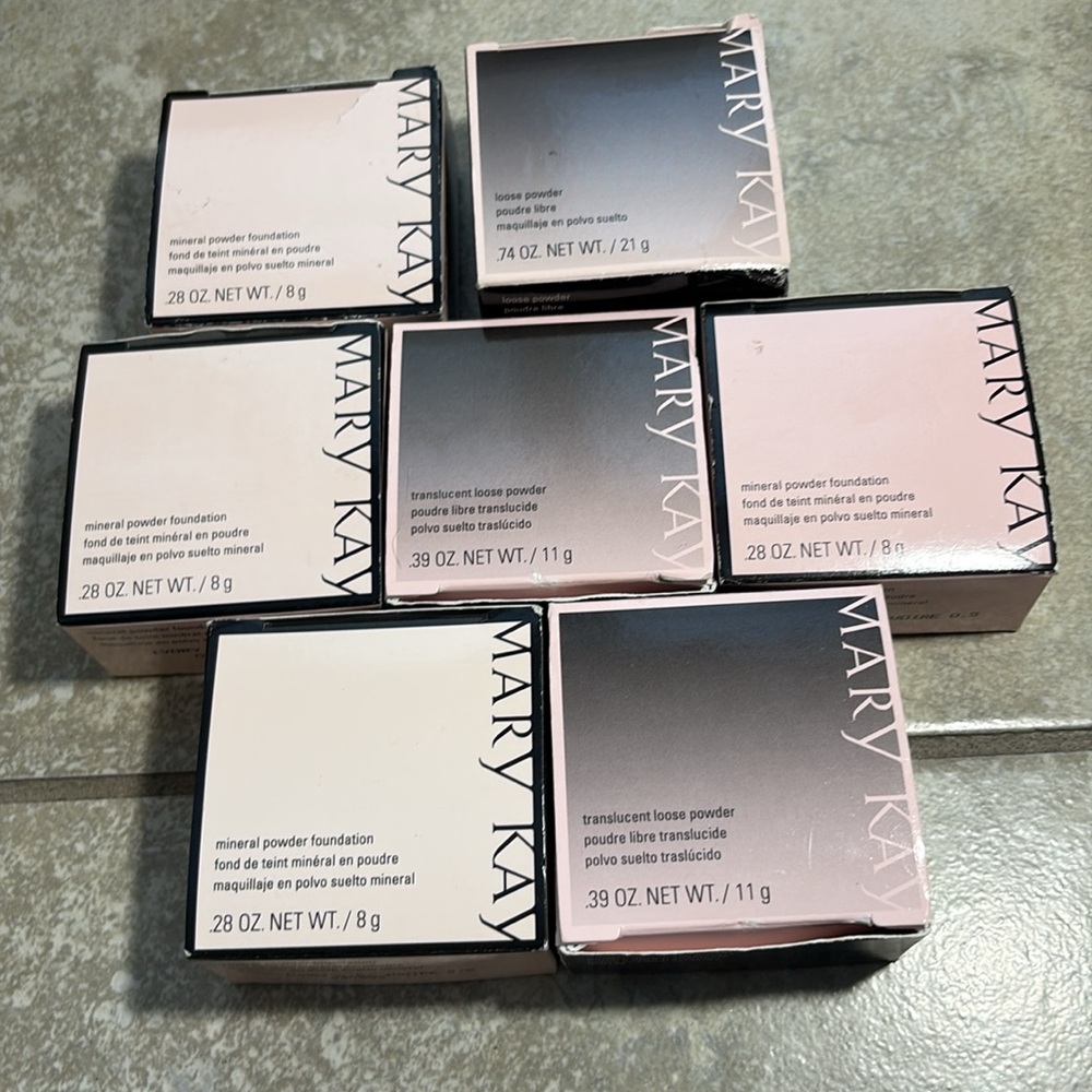 Mary Kay Translucent Loose Powder & Mineral Powder Foundation bundle